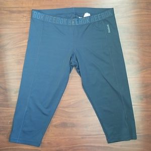 Reebok playdry capris